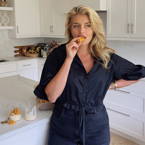 Daphne Oz Posts Peach Ice Cream with Honeycomb Topping