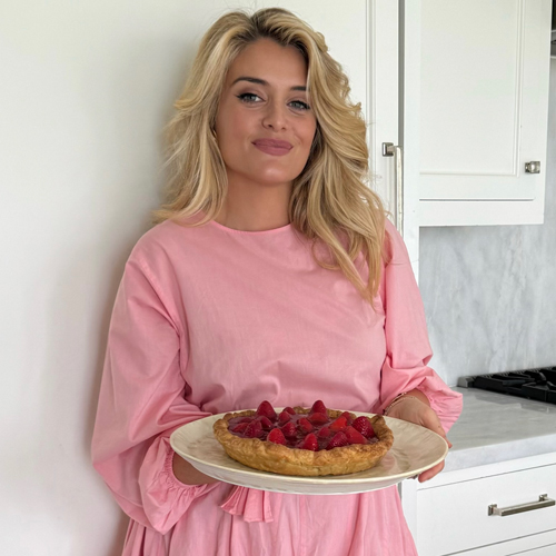 Daphne Oz Posts Testa’s Fresh Strawberry Pie