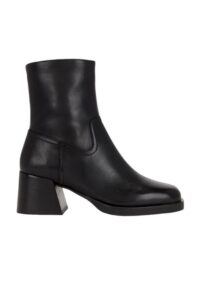 Latches Boots